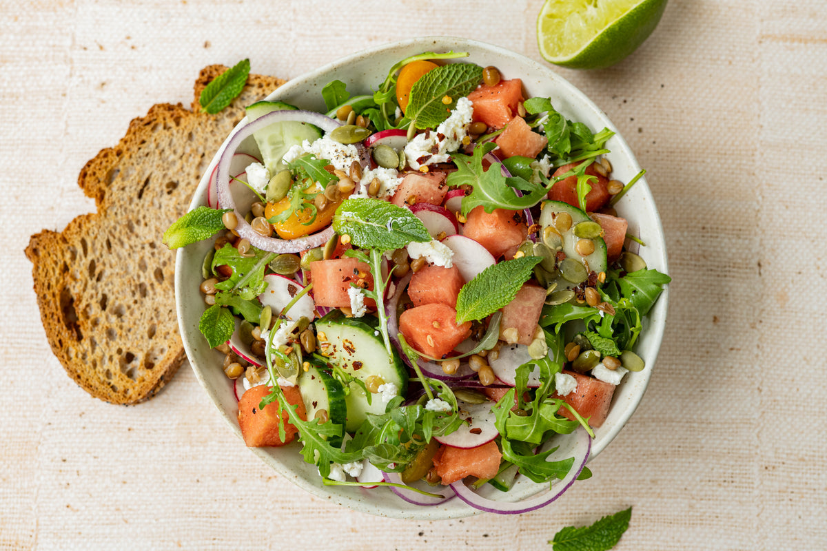 Watermeloen-wittekaassalade met een twist