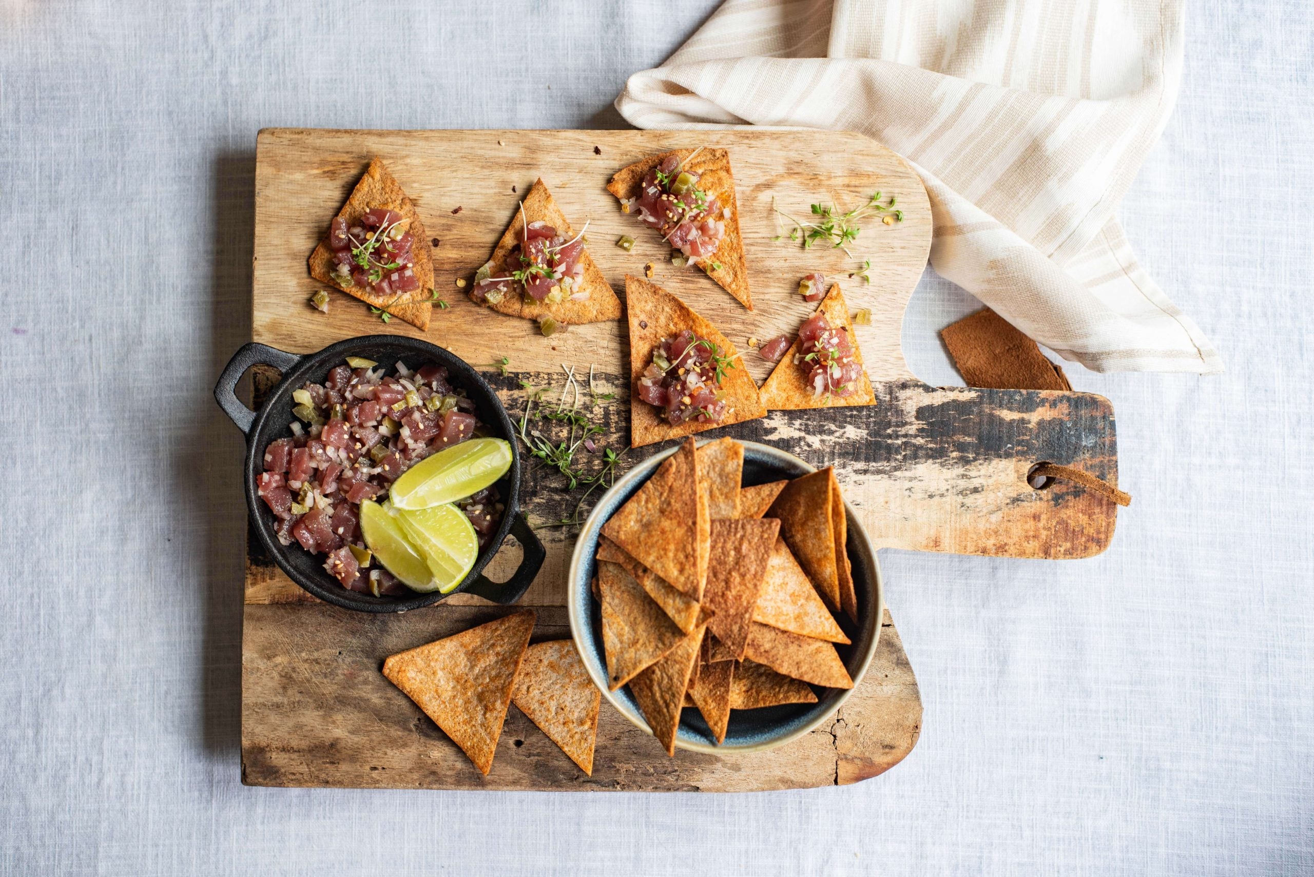 Taco-chips met verse tonijntartaar