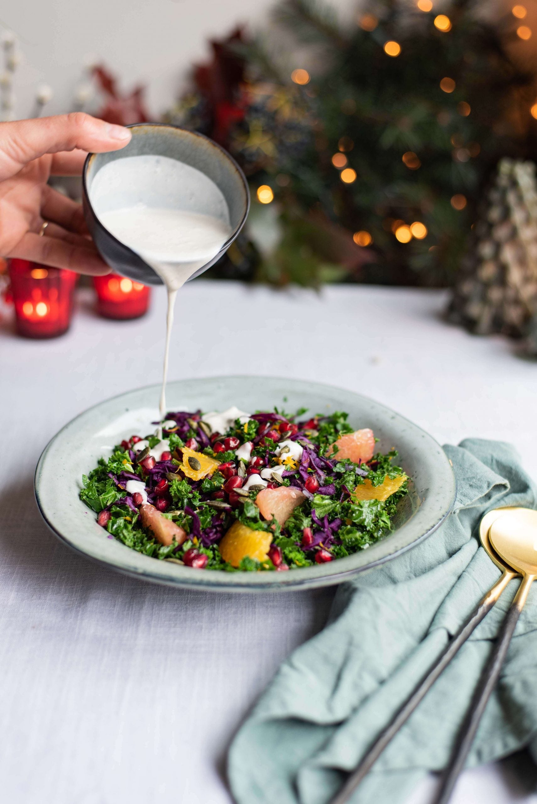 Boerenkool-sinaasappelsalade met yoghurtdressing