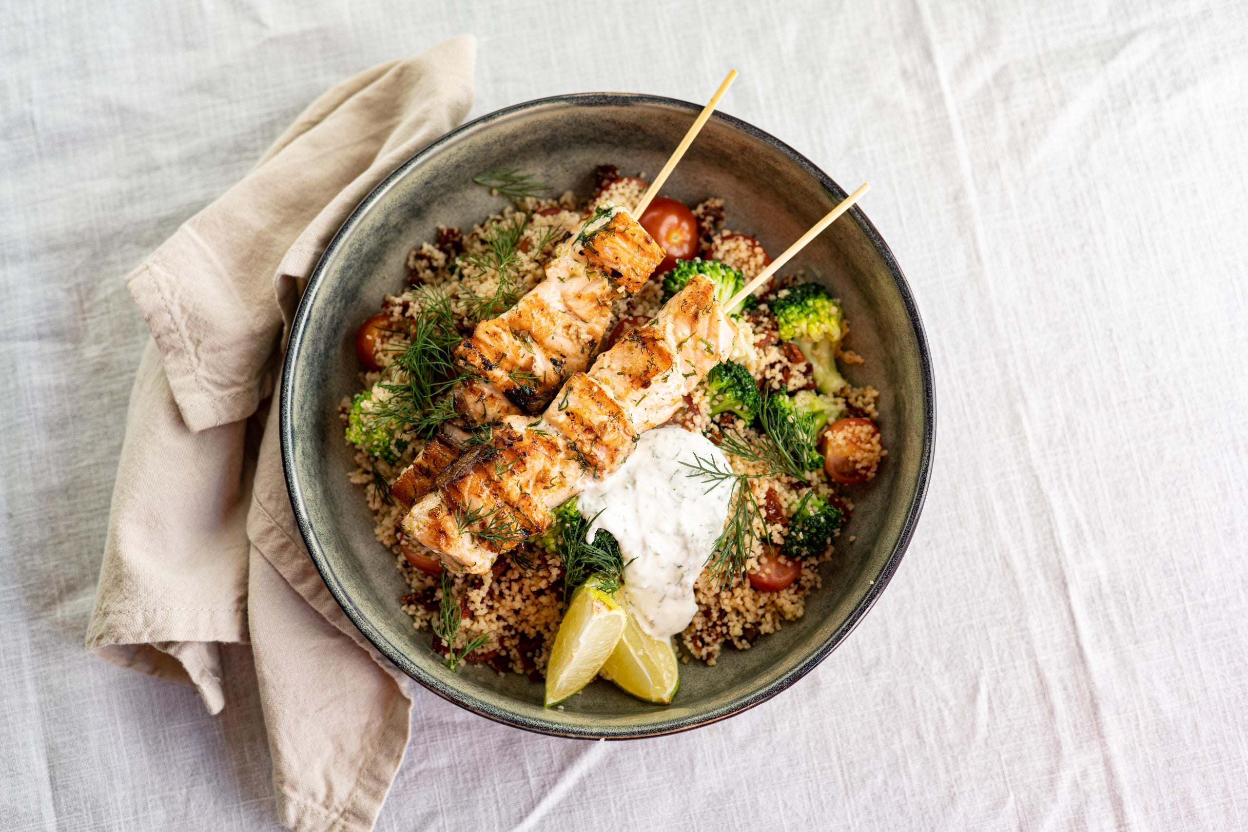 Couscous met zalmspiesjes