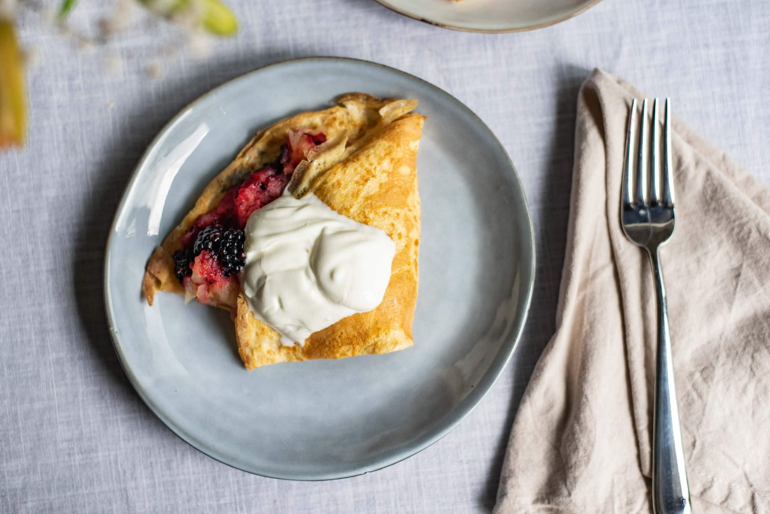 Zoete omelet met warme appelcompote