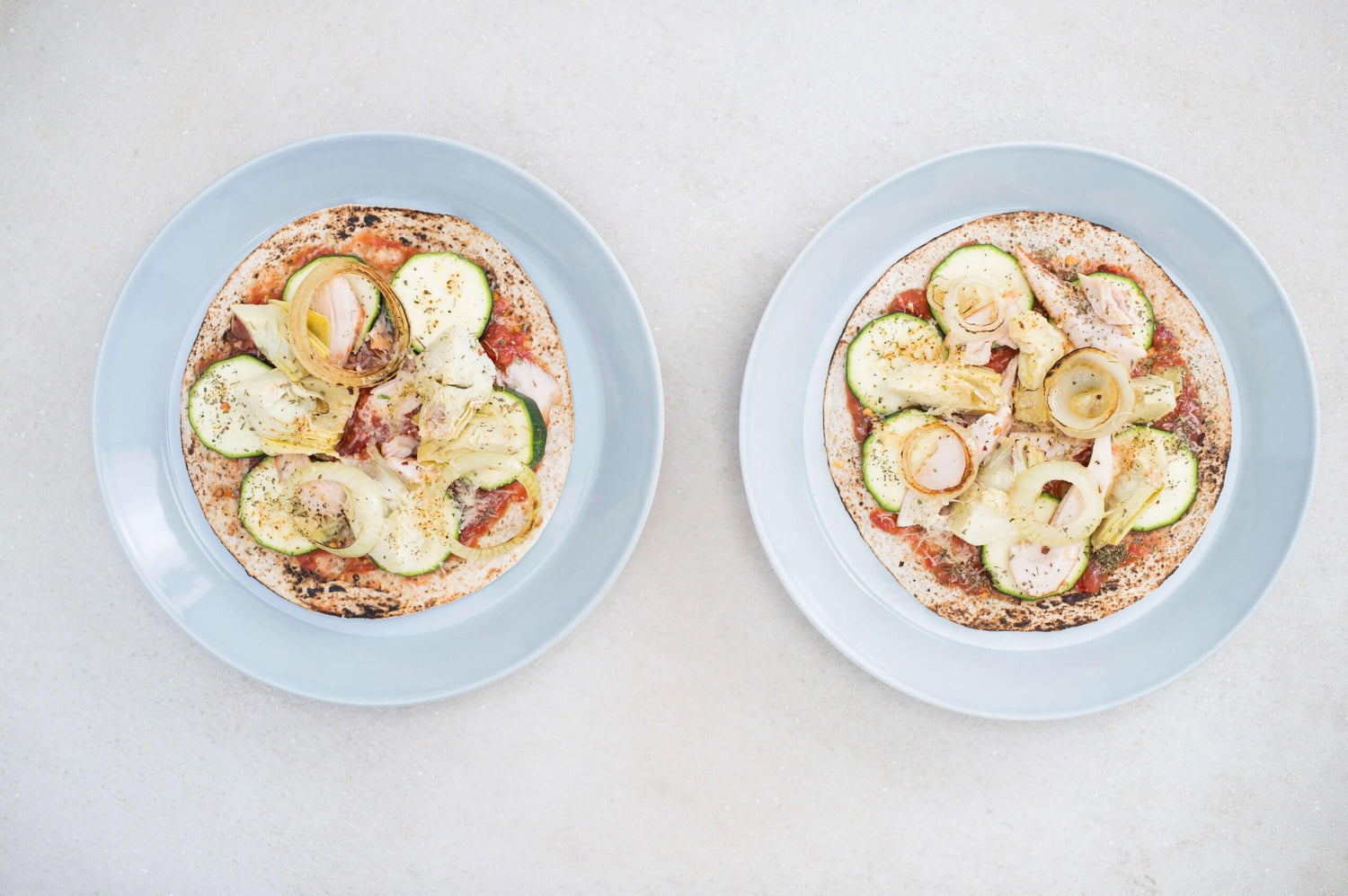 Wrappizza met gerookte kip en kerstomaatjes